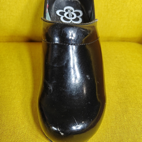 Sanita Professional Black Patent Leather Clogs Women's Shoes Size 38 US 7.5-8 - Picture 5 of 9